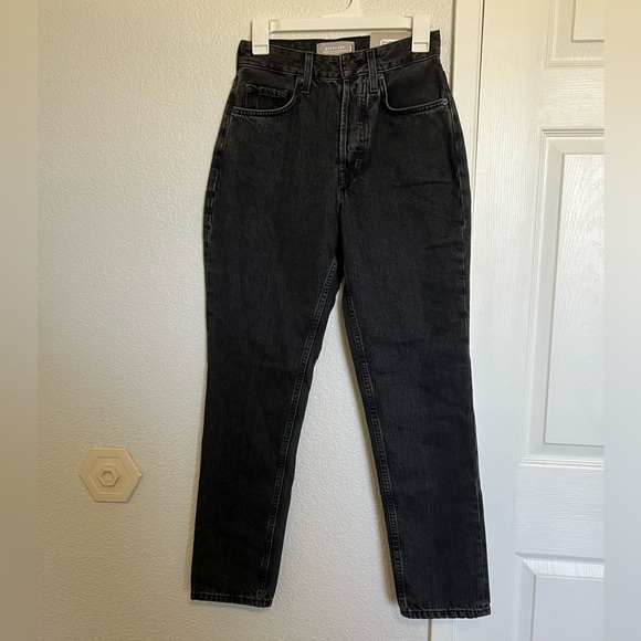 Everlane The '90s Cheeky Jean in Washed Black - Picture 1 of 9